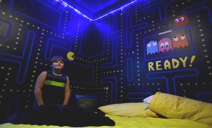 play ms. pac-man, atari 2600, and other 80's video games at this themed vacation rental villa deluxe in central Florida